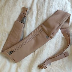 Lululemon Fast and Free Running Belt